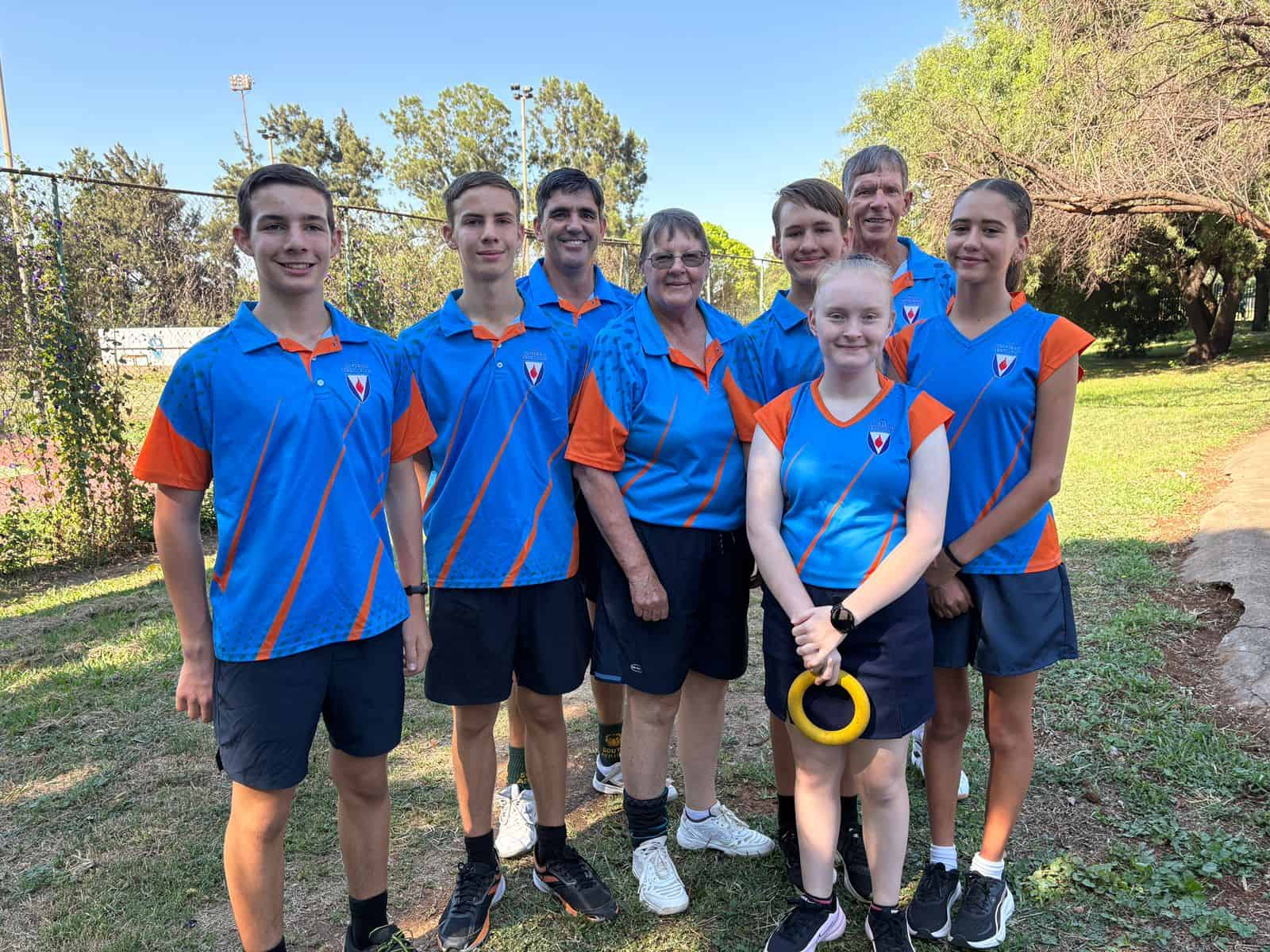 Voor is Lené van der Merwe (Sedibeng B span), met Caldon Bampa (wat die Sedibeng A-span verteenwoordig het), Etheon Bampa, Esther Goosen, Dewald en Melissa Meyer (almal B-span), in die middelste ry. Agter is Christo en Johan Britz (B-span).