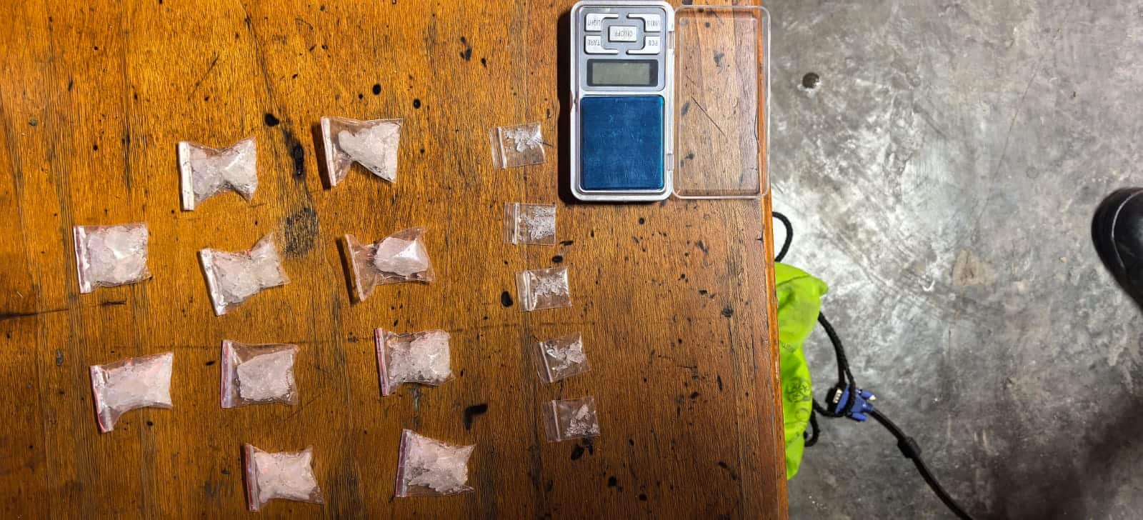 Daar is ook beslag gelê op Crystal Meth met 'n waarde van R100 000. Foto: Verskaf