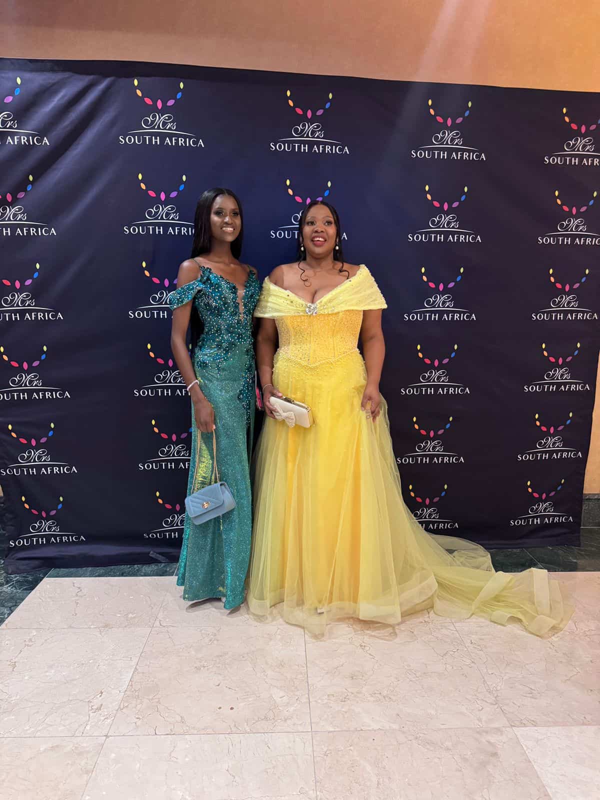 Thandeka Zibuta (left) together with Ngwathe's Executive Mayor, Cllr Victoria de Beer-Mthombeni.
