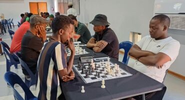 apiwa Chakwavaira playing against Mango Banele, Fide Master player and member of the SA Olympian chess team.