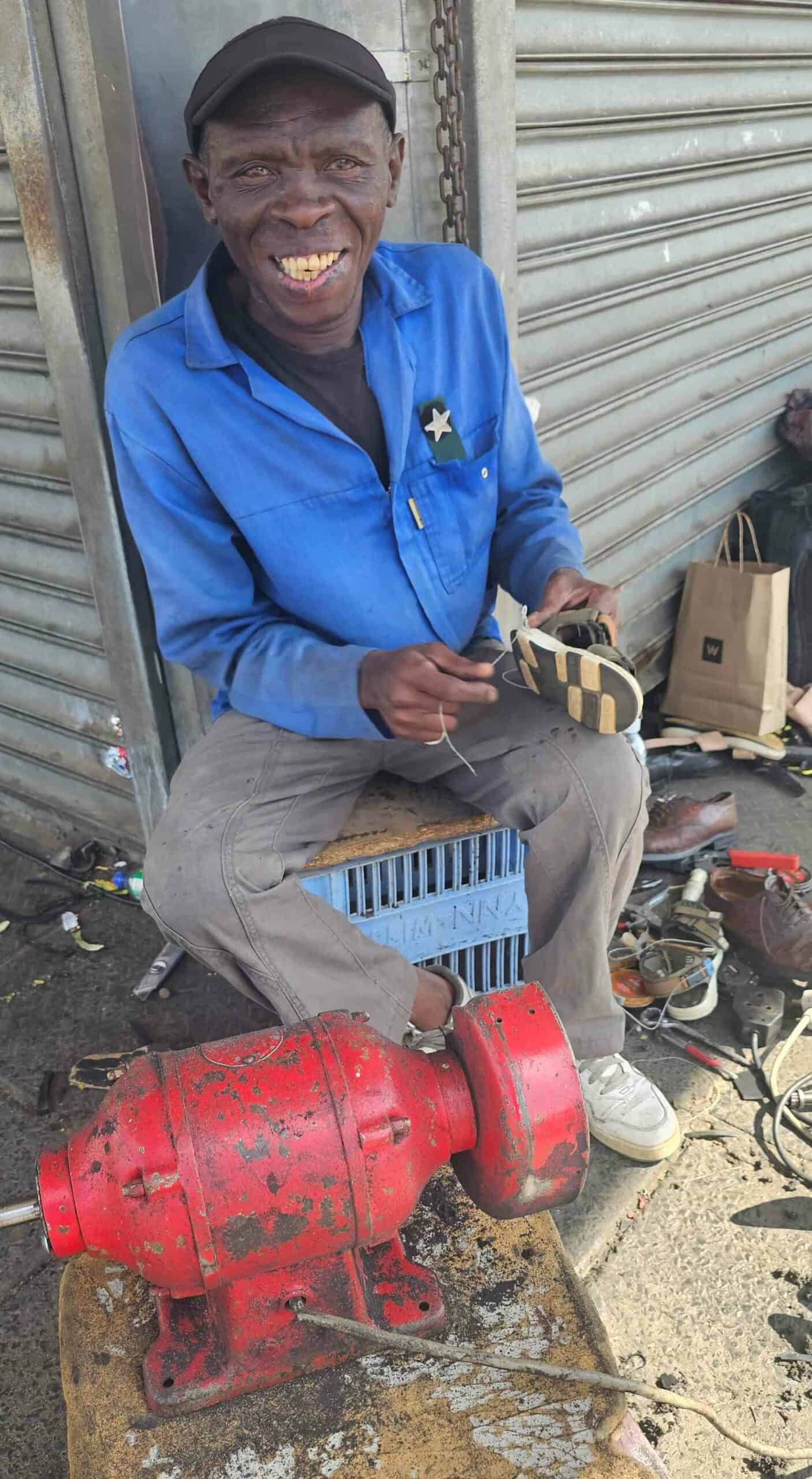 Daar is nie 'n skoen wat Michael Motlabane se hande nie kan regmaak nie.