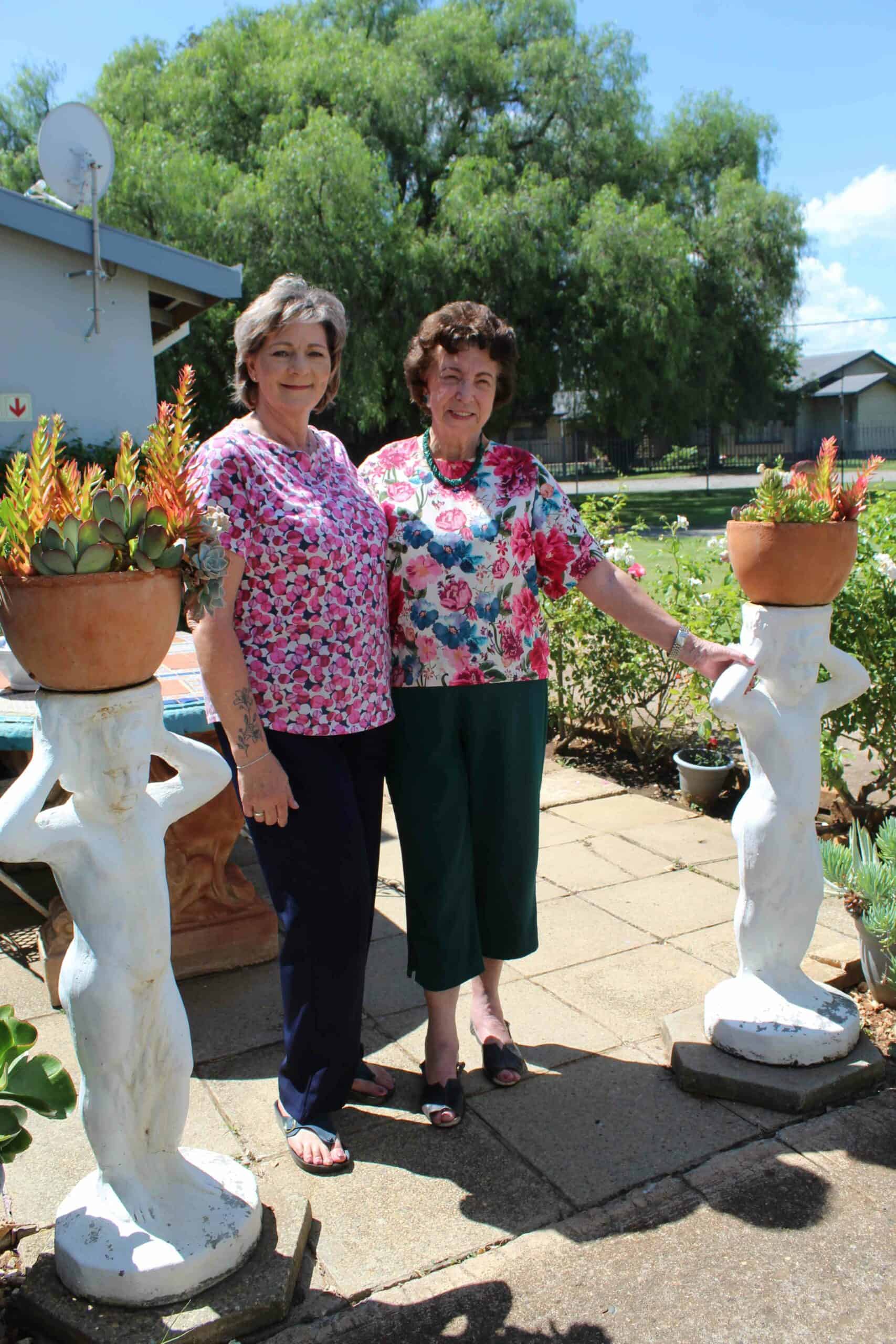 By Amot word daar slim en kreatief tuingemaak. 