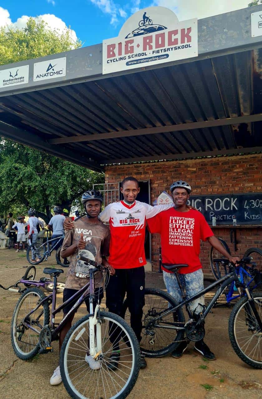 The Big Rock Cycling School in Parys was blessed with a donation of 96 bicycles donated by the Rotary Club of Emgangeni, thanks to the initiative of Parys Rotary president, Sandra Uys 