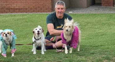 Dié viervoetiges was uitgevat vir die laatmiddag stappie. Op die foto is Hugh du Preez. Foto: Liezl Scheepers