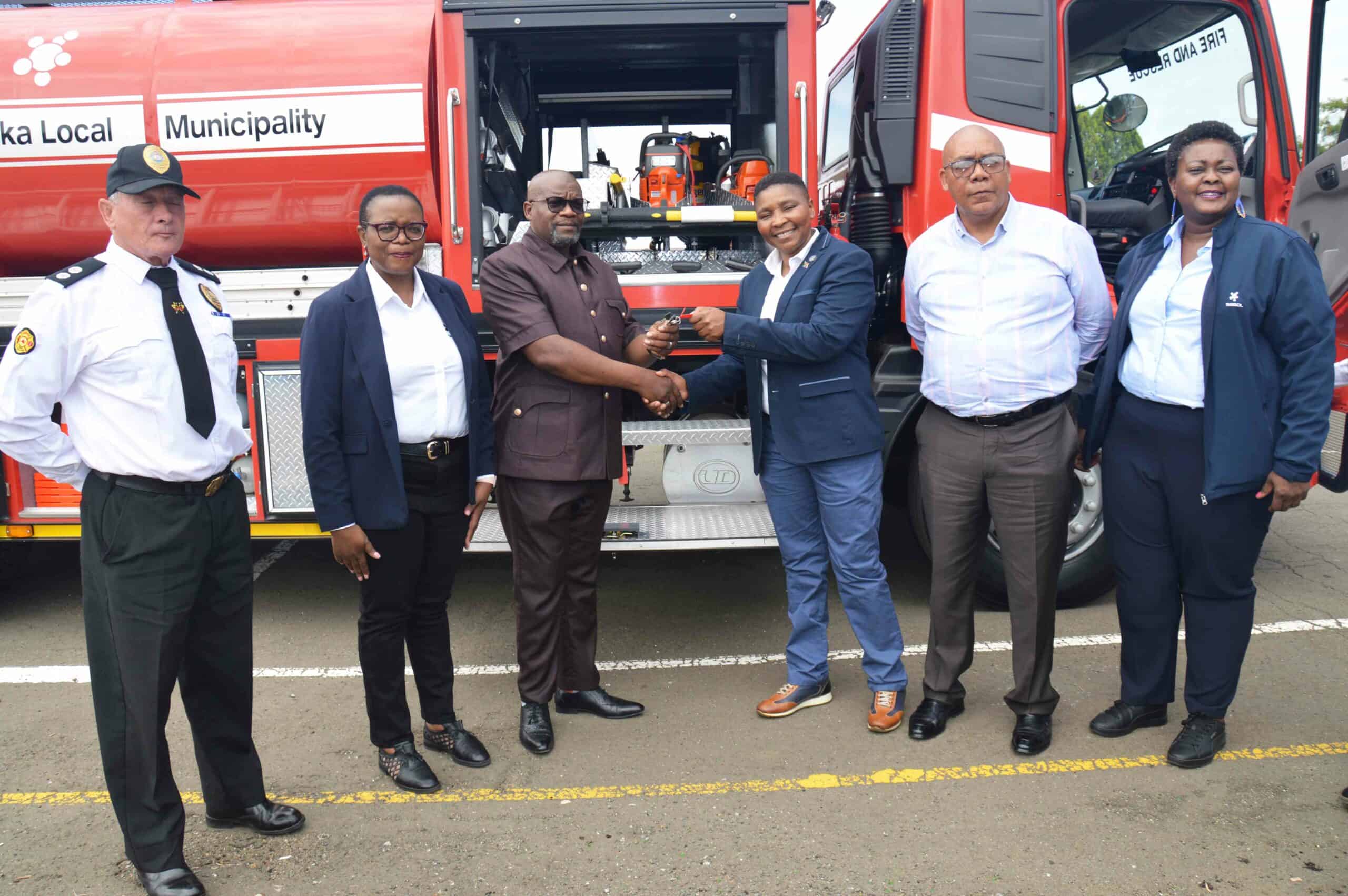 Keys of fire truck handed over. Photo supplied by Sasol
