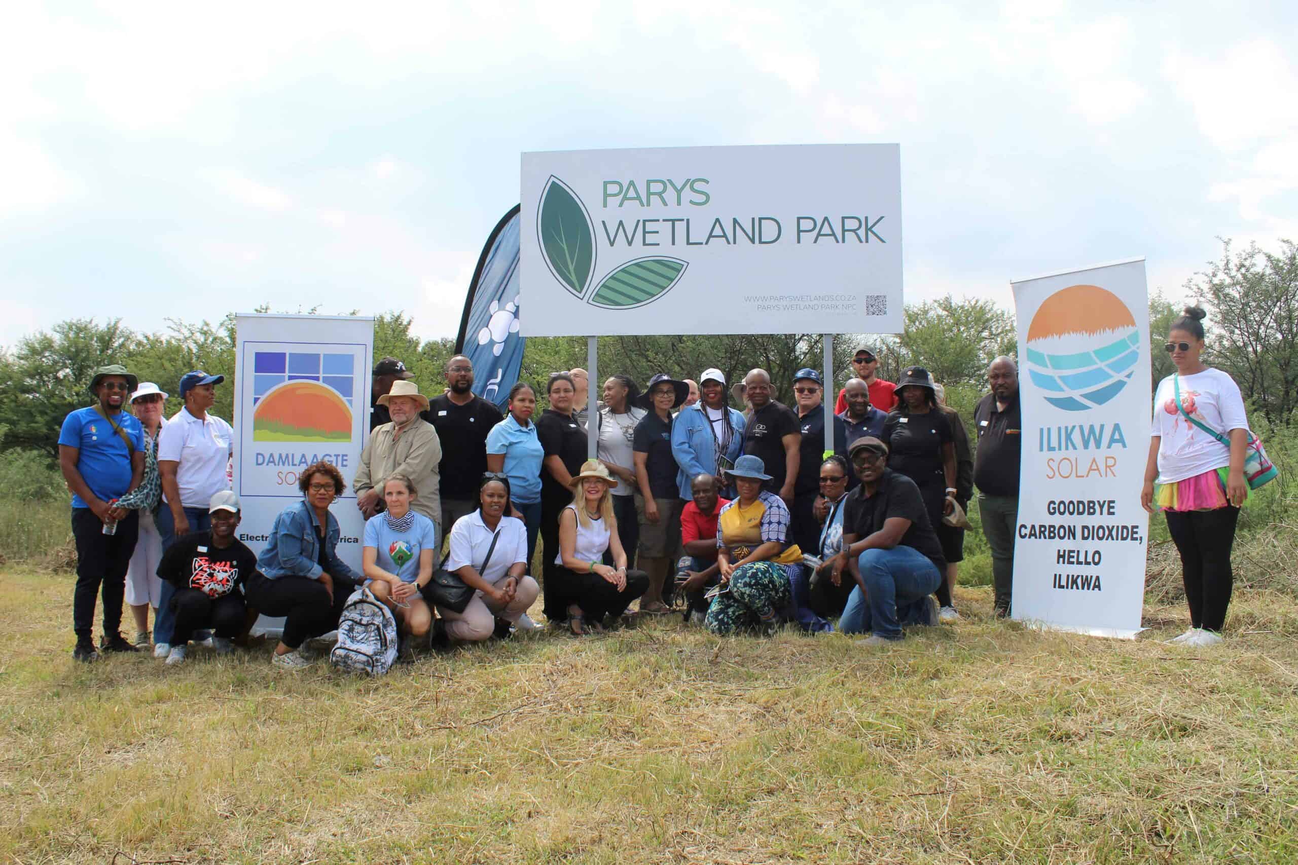 The dedicated project team, representativesof the Ngwathe Local Municipality, sponsors
Sasol and Damlaagte Solar, together with
community members at the official opening
of the Parys Wetland Park on Saturday. The
opening event was sponsored by Ilikwa Solar