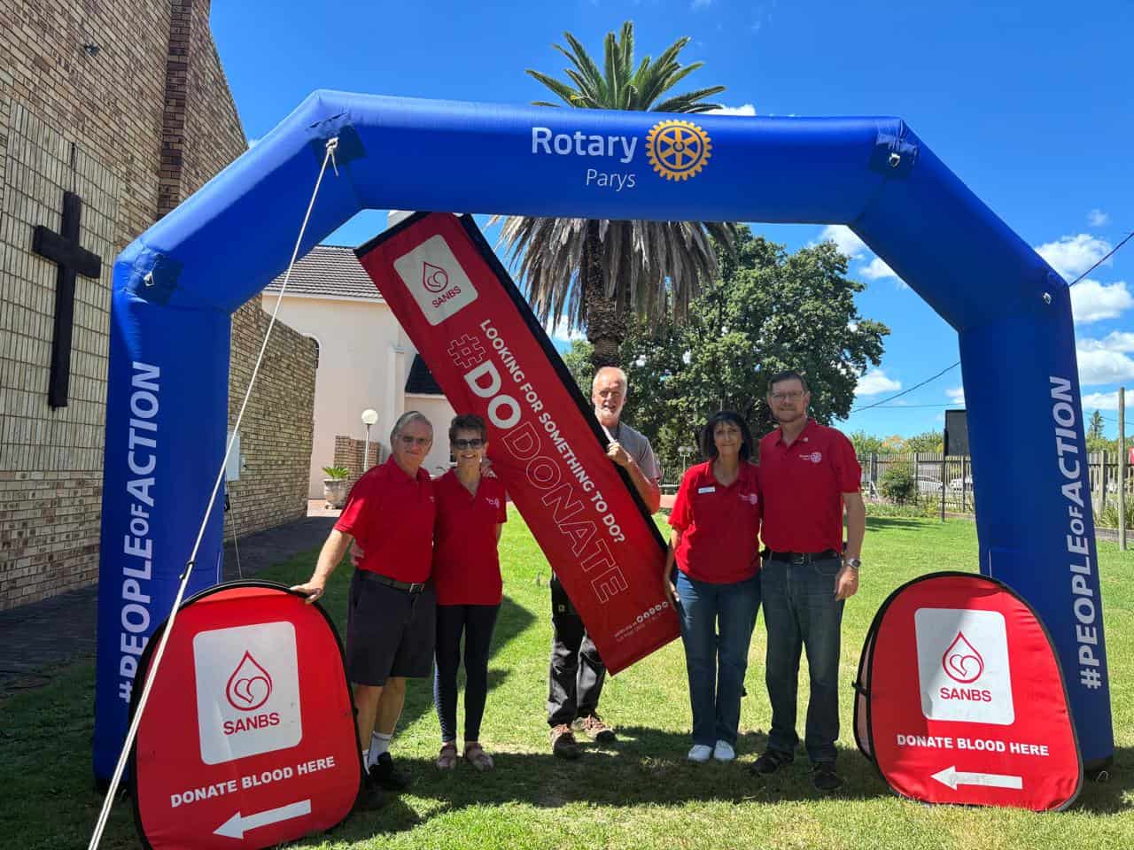 Die Bloeddiens se Answer the Call-veldtog in Parys word ondersteun deur Rotary Parys. 