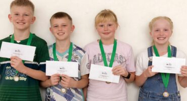 Die junior spelers wat deelgeneem het is van links Duvan du Toit, JP du Toit, Micke Prinsloo en Lara Cilliers. Foto; Verskaf