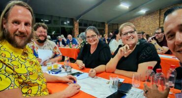 Die wenspan van die derde Flinkdink was die Gemengde Gevoelens met FC Pelser, Ben-Jan Knoetze, Belinda Naudé, Samantha Müller en Danny Müller. (Foto: Du Preez de Villiers)