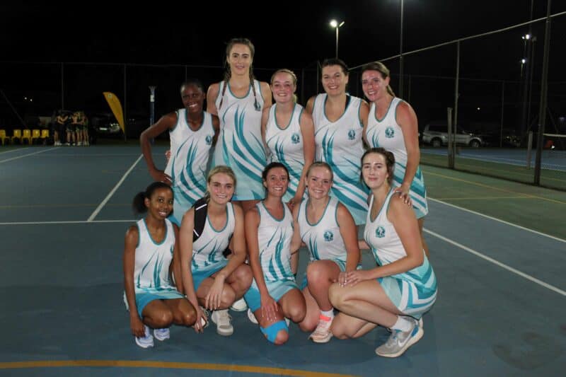 Die span van Parys-netbalklub wat Maandagaand in die finaal van die Platteland-liga speel. Foto: Liezl Scheepers
