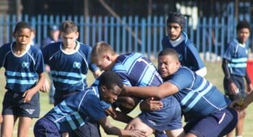 Van die rugby-aksie wat verlede naweek op die veld gesien is toe Parys en Alberton kragte gemeet het. Foto: Verskaf