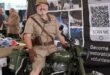 Pieter van der Sandt op sy Royal Enfield- motorfiets. (Foto: Niël Langner)