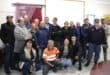 'n Groot aantal gemeenskapslede het Saterdagaand hande gevat met die polisie in die stryd teen misdaad. Foto: Liezl Scheepers