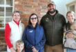 Van links is Sanette Boonzaier van Vrystaat Versorging in Aksie, saam met Lititia Kruger (SABBS voorsitter) en Johann en Jenevieve Klopper (SABBS). Foto: Liezl Scheepers
