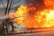Die dieseltenkwa het met die impak van die botsing aan die brand geslaan. Foto: Verskaf