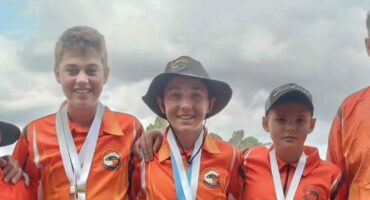 Hay-din Oelofse en sy Vrystaatse spanmaats wat eerste in die land was in die o13 vergooi-kampioenskappe. By hulle is hul spankaptein. Foto: Verskaf