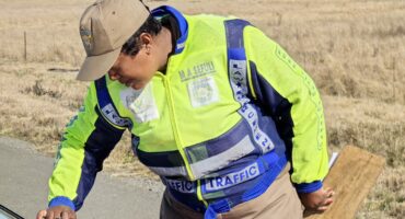 Padblokkades wat saam met provinsiale verkeersowerhede gehou is, het gelei tot 277 boetes vir oortredings van die Nasionale Padverkeerswet, terwyl 59 bestuurders in hegtenis geneem is omdat hulle na bewering onder die invloed van alkohol bestuur het. Foto verskaf deur SAPD Kommunikasiedienste