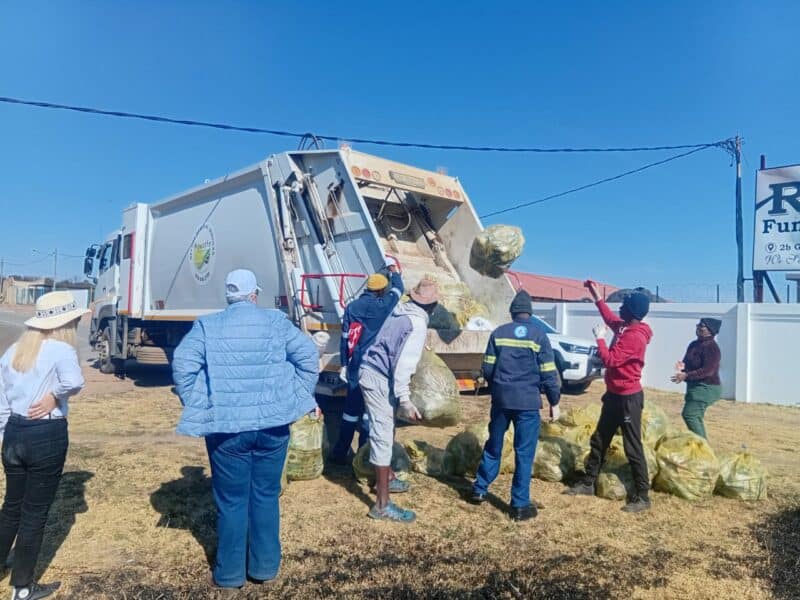 A team from the Ngwathe Local Municipality also helped with the third clean-up campaign in the Parys Wetland Park area. Photo: Supplied