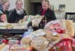 VVA-personeel by van die brode wat alreeds ontvang is vir Broodjiedag. Foto: Liezl Scheepers