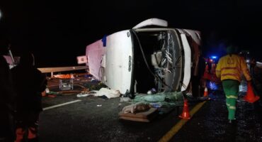 Die tragiese botsingstoneel op die N1 waar 12 mense gesterf het Foto: Verskaf