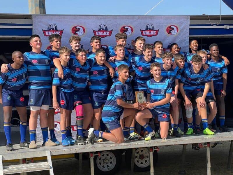 Vir HoërParys se o.14 en 0.15 rugbyspanne het die vreugdevure ook hoog gebrand vandag. Foto: Verskaf