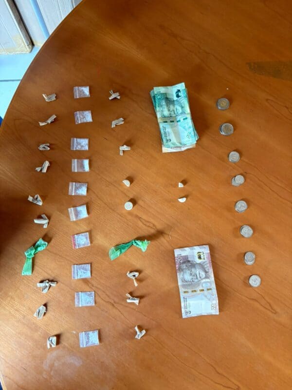 Van die dwelms waarop beslag gelê is. Foto verskaf deur SAPD Kommunikasiedienste