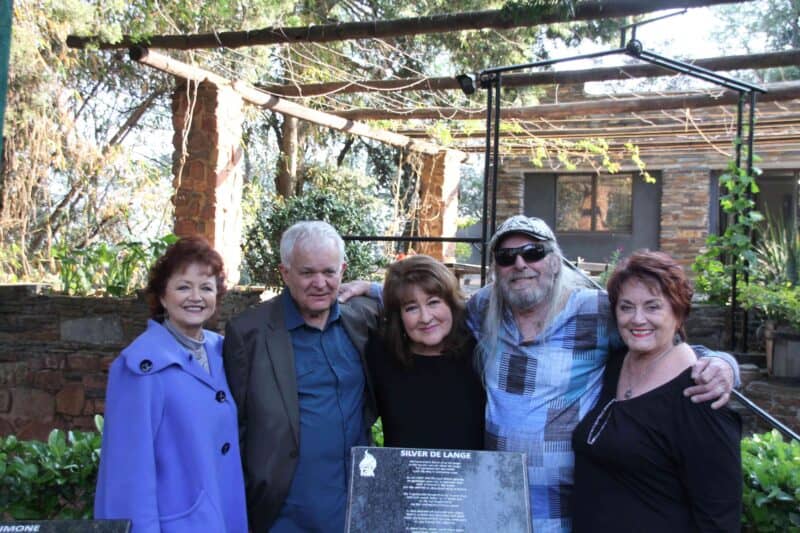 Carike Keuzenkamp, Christopher Torr, Laurika Rauch, Anton Goosen en Rina Hugo vier die historiese geleentheid saam. Foto: Niël Langner