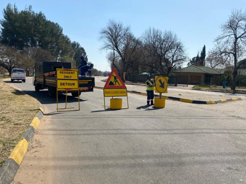 Met die sluiting van die Kliprivier/Houtkopweg kruising kan druik verkeer op omliggende paaie verwag word. Foto: Vaal Traffic Community