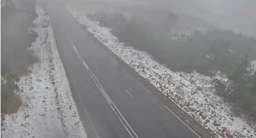 Snow on the N11 at Amajuba. Photo: Arive Alive