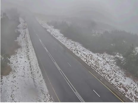 Snow on the N11 at Amajuba. Photo: Arive Alive
