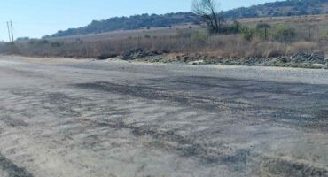 Motoriste sê die kwaliteit van vakmanskap waar gewerk is aan die R59 tussen Parys en Vredefort, laat veel te wense oor. Foto: Verskaf