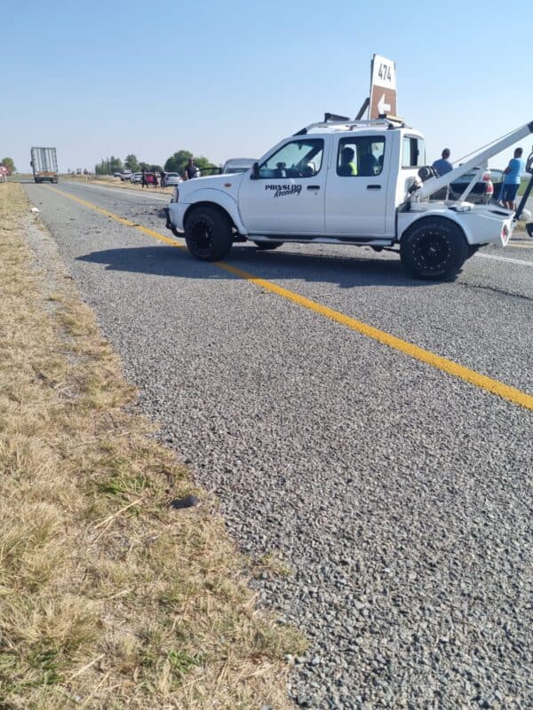 Die botsingstoneel op die N1 Vrydagmiddag. Foto: Verskaf