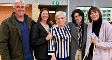 Van links is Albertus Steenkamp, Joha Moolman, Erna Rademan, Mia de Witt, en Hanlie Erasmus.