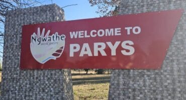 The Ngwathe Municipality includes the towns Parys, Vredefort, Heilbron, Edenville and Koppies.