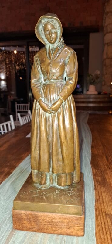 Die trofee wat aan VVA Parys oorhandig is. Foto: Verskaf