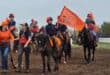 Die kampioenskap is Maandag begin met 'n parade van die meer as 700 perde en ruiters wat deelneem. Foto: Liezl Scheepers