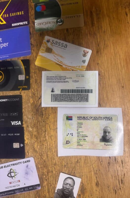 Van die dokumente waarop die polisie beslag gelê het. Foto: SAPD Kommunikasiedienste