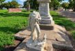 Die standbeeld van die burgerfiguur as deel van die ABO-monument waarvan die kop afgekap is. (Foto: Ds Riaan Jansen van Vuuren)