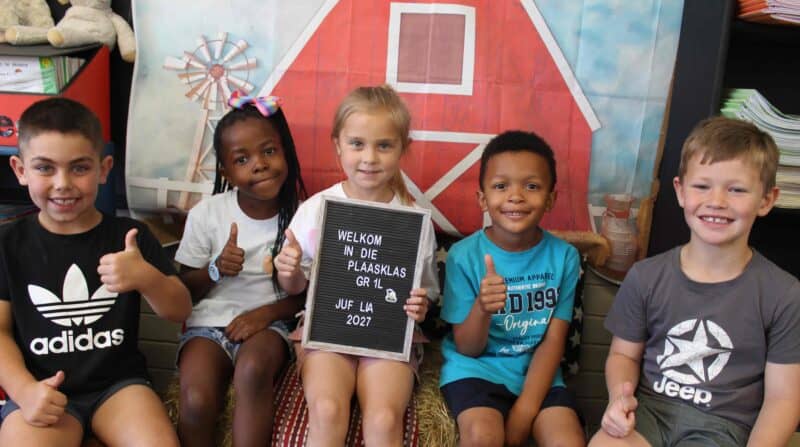 Op die foto is Bernard Rautenbach, Abigail Munjodzi, Elrize Roos, Jayden Pylman en WIlrich Cronje. Foto: Liezl Scheepers