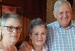 Van links is Bernadet van der Ende, Marietjie le Roux, en ds. Faan le Roux. Foto: Verskaf