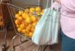 Tonne lemoene is aan bejaardes van Blommefonds te huis vir hul kom lemoene haal. Meeste inwoners is SASSA bejaardes.