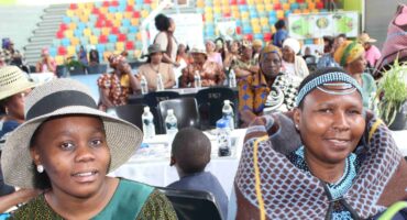 Female farmers had the opportunity to discuss their challenges with the FS MEC for Agriculture at the Imbizo. Photo: Liezl Scheepers.