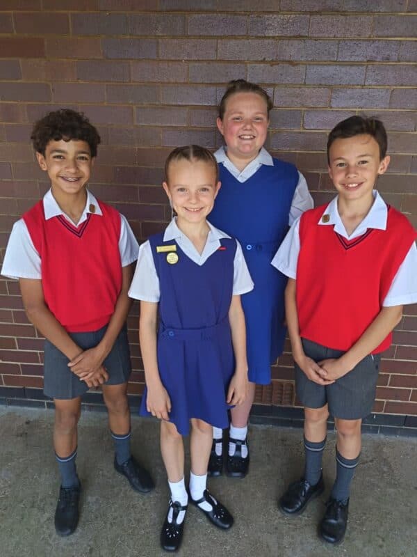 Van links agter is Anakin Powell, Marli Fourie en Rohan Williams, met Shae'Leigh Oosthuizen voor.