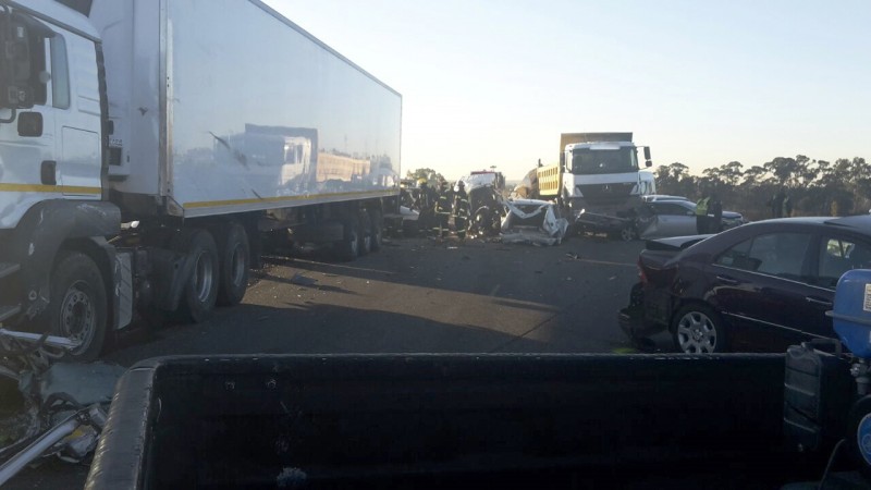 R59 Ongeluk, 4dood, jannie du plssis, Sybrand van Niekerk hoofweg,