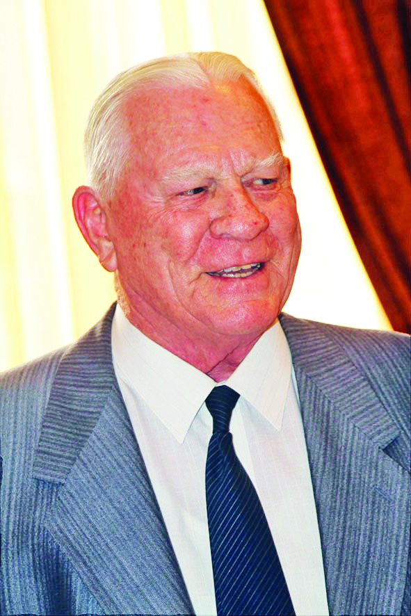 Dr. Isak Steyl is op 8 Junie, ’n dag voor sy 90ste verjaardag, oorlede.