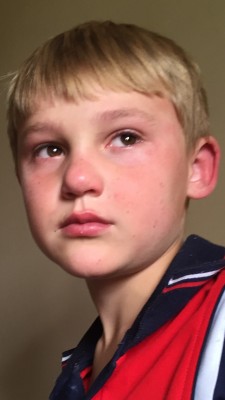 Karl Engles(6) hartseer na die dood van die gesin se honde