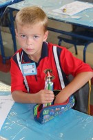 Louis Pretorius maak reg om in te kleur