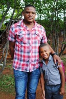 Lémarc Henry saam met sy pa Marcus