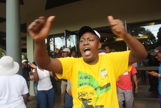 ANC supporters singing and marching jubilantly.   Photo: Selogile Leshage