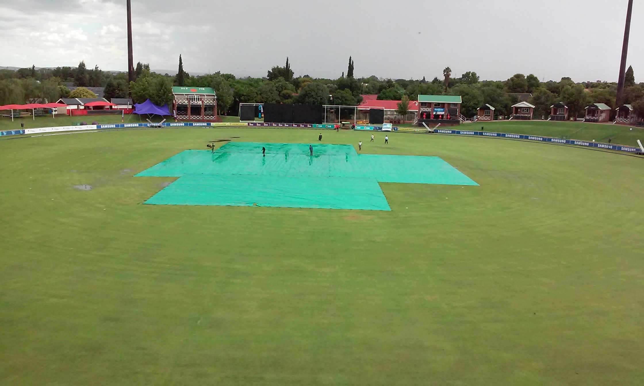 Senwes Park is kept in pristine condition by the dedicated ground staff.One of the toughest jobs is to put on the covers at Senwes Park, especially during the heavy downpours.